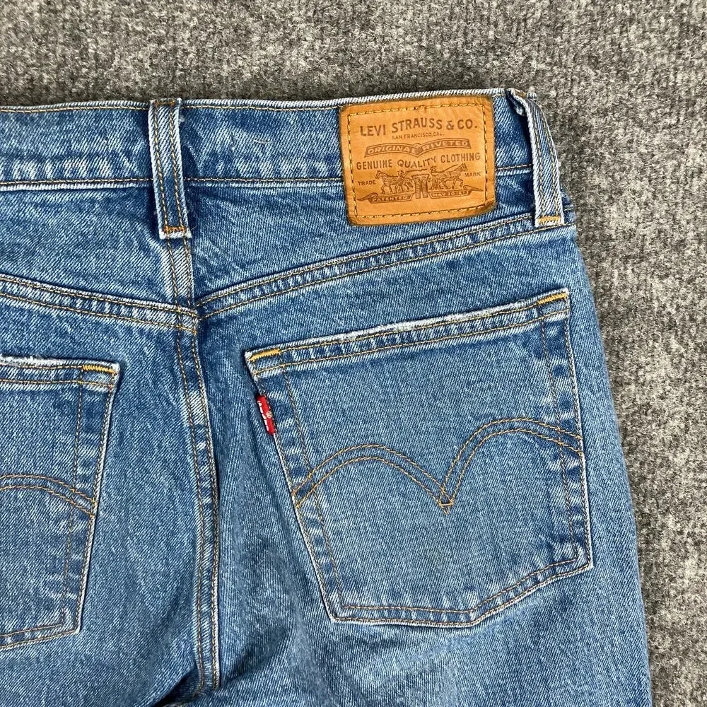 Levi's Wedgie Jeans Womens Size 26 Blue High Rise Distressed Button‎ Fly Denim
